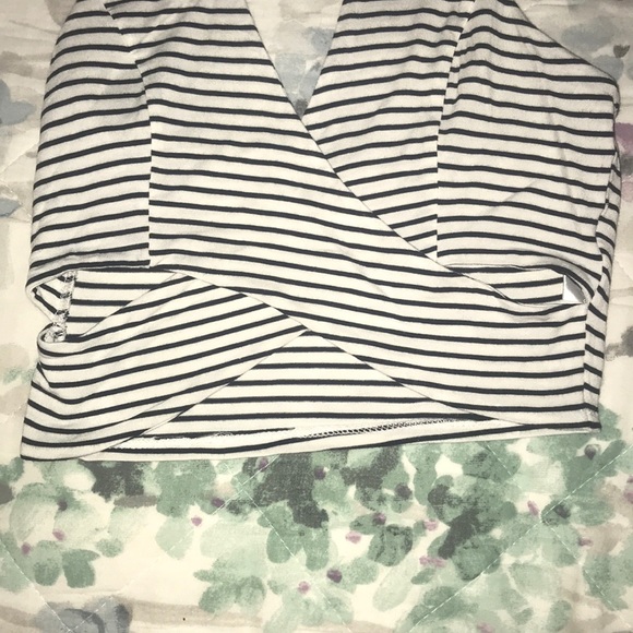 Striped halter top - Picture 2 of 3